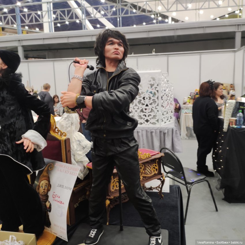 Выставка Зимний бал на Тишинке