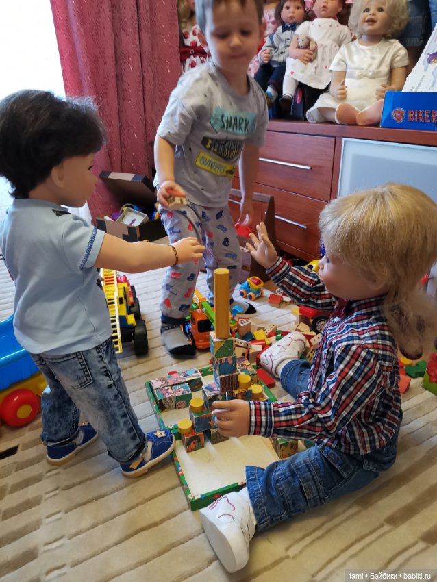 Любимые игры....любимые куклы и внук