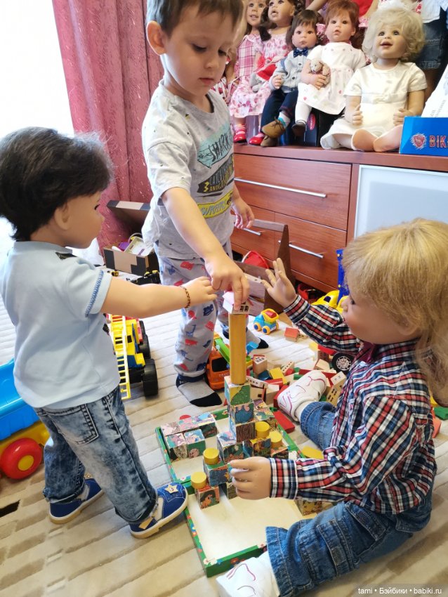 Любимые игры....любимые куклы и внук