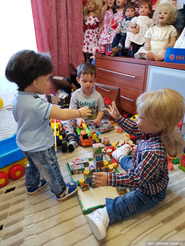 Любимые игры....любимые куклы и внук