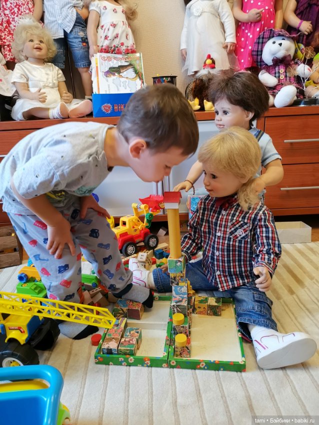 Любимые игры....любимые куклы и внук