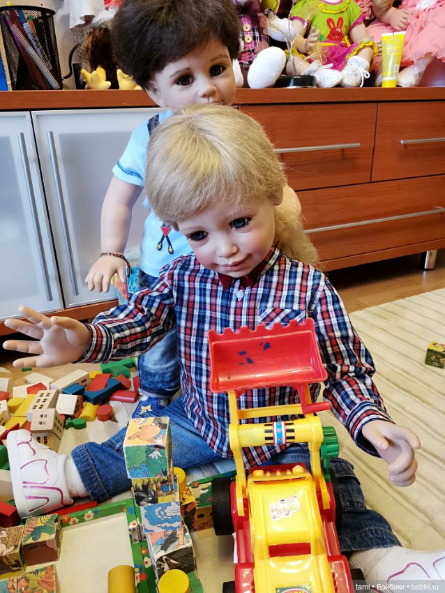 Любимые игры....любимые куклы и внук