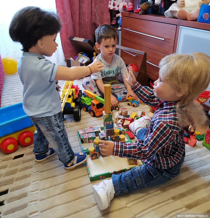 Любимые игры....любимые куклы и внук