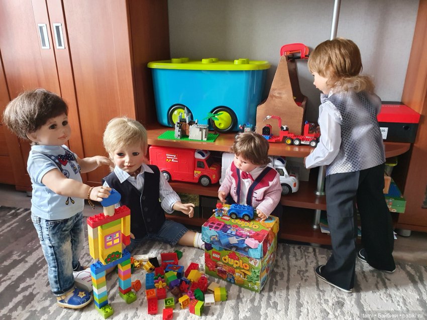 Любимые игры....любимые куклы и внук