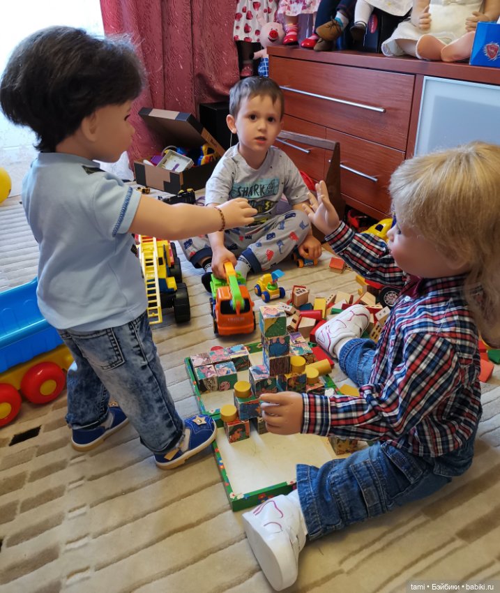 Любимые игры....любимые куклы и внук