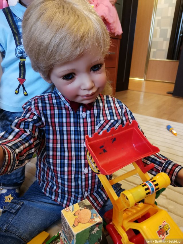 Любимые игры....любимые куклы и внук