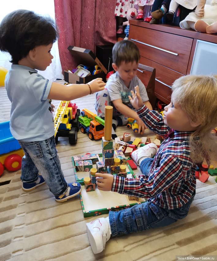 Любимые игры....любимые куклы и внук