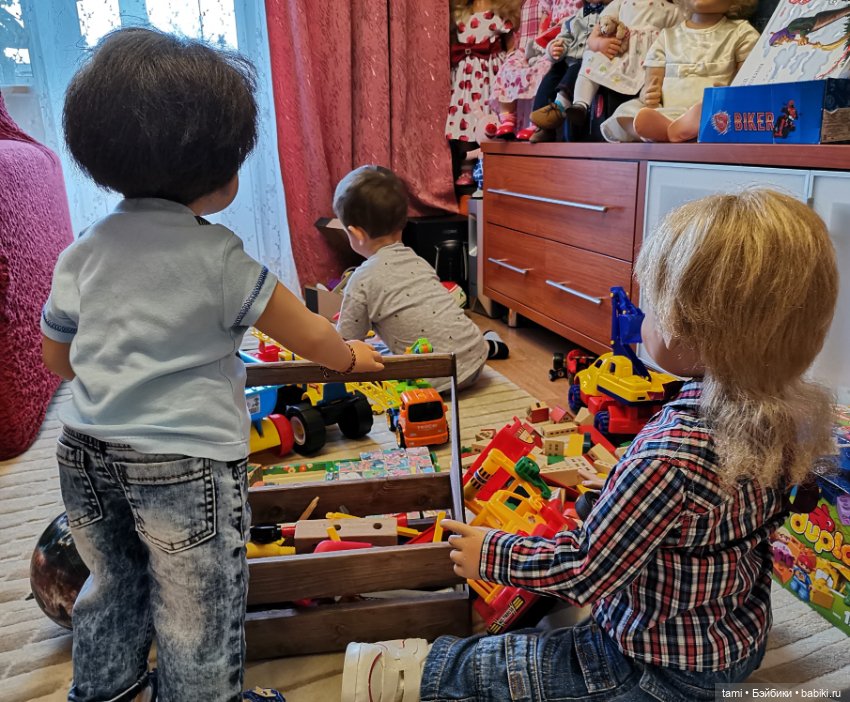 Любимые игры....любимые куклы и внук