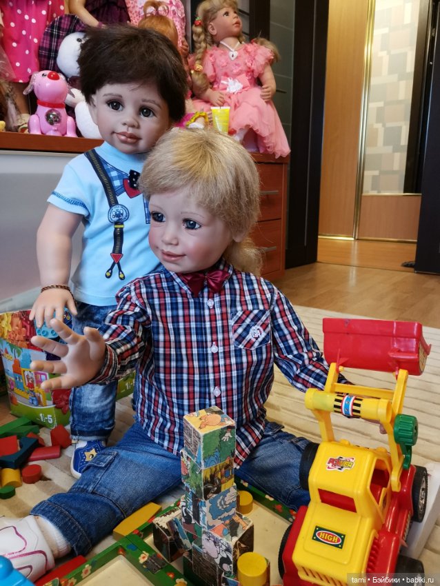 Любимые игры....любимые куклы и внук