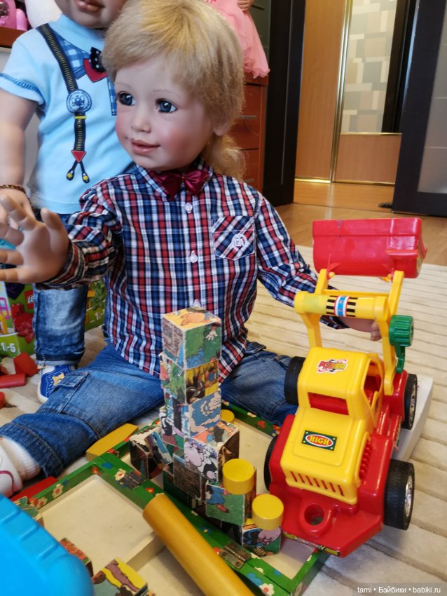 Любимые игры....любимые куклы и внук