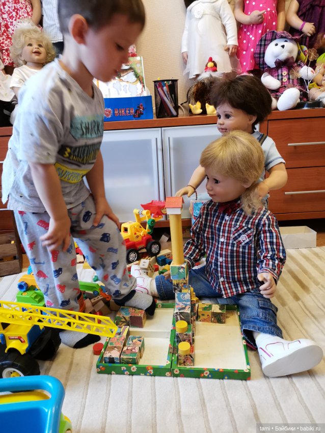 Любимые игры....любимые куклы и внук