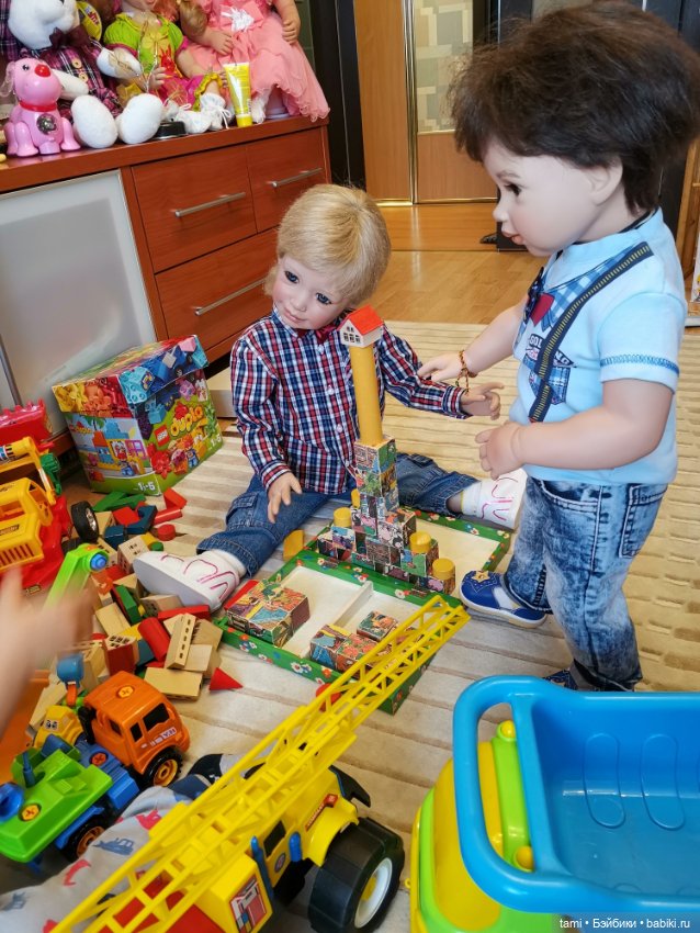 Любимые игры....любимые куклы и внук