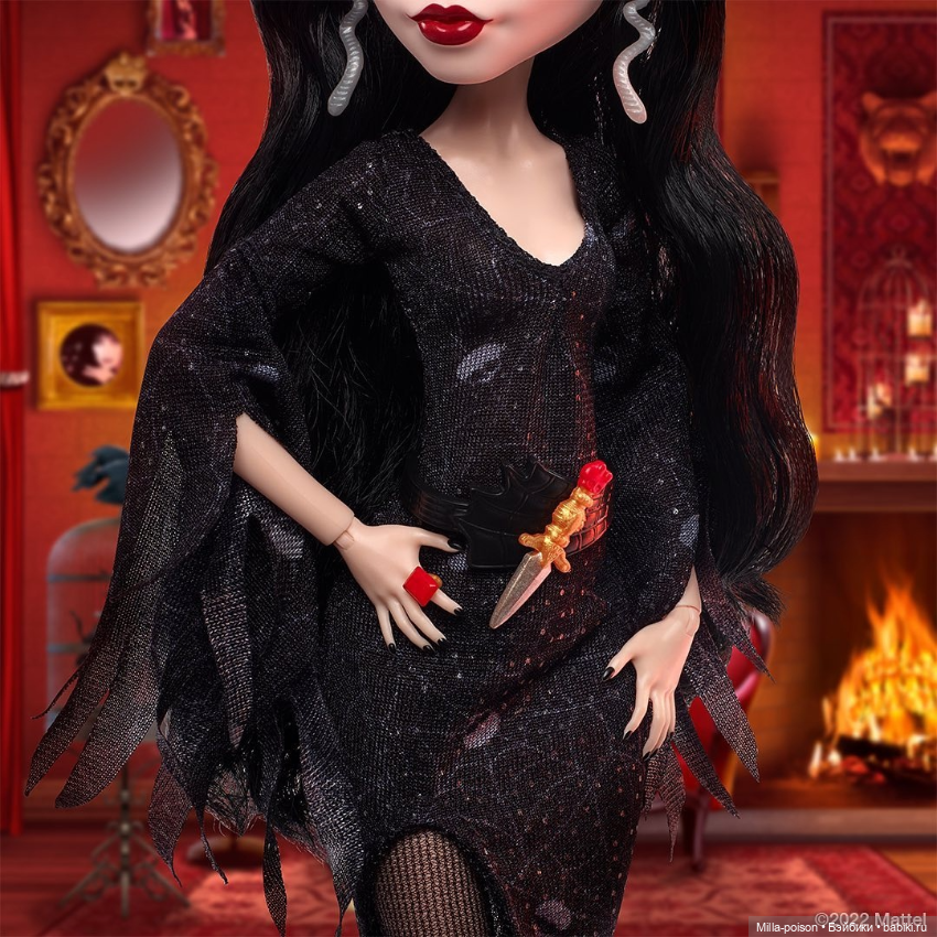 Эльвира Повелительница Тьмы от Monster High