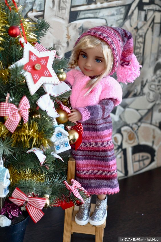 Время ЗАвязать — Куклы Ruby Red (Руби Ред) Fashion Friends: Siblies (фото 3)