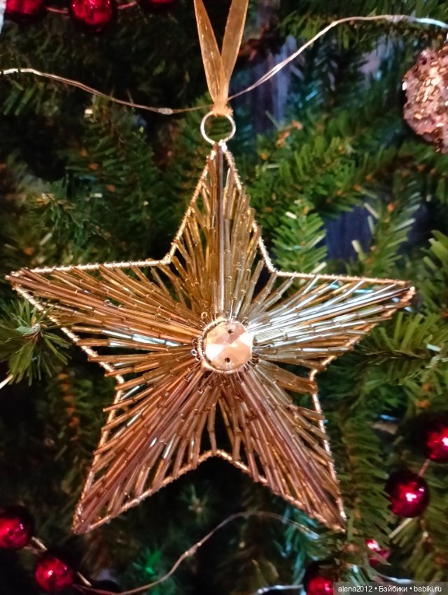 Пора убирать ёлку, а так не хочется. Фото на память (фото 4)