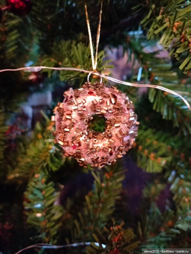 Пора убирать ёлку, а так не хочется. Фото на память (фото 5)