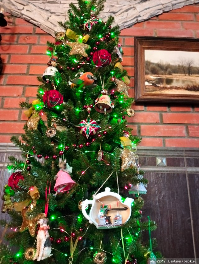 Пора убирать ёлку, а так не хочется. Фото на память (фото 7)