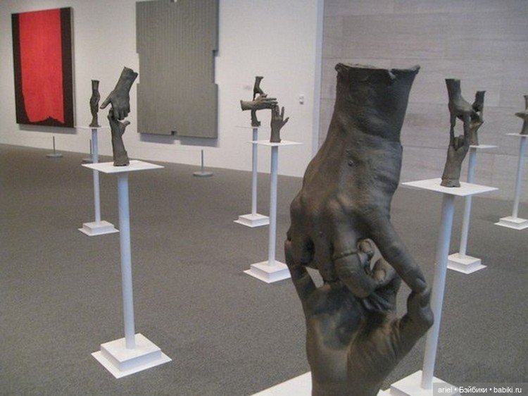 Инсталляция «15 пар рук» от Брюса Наумана (Bruce Nauman) (фото 4)