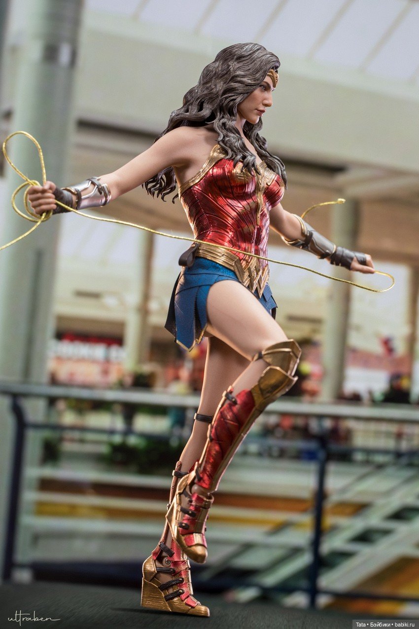 Релиз фигурки Чудо-женщины в масштабе 1/6 от Hot Toys по мотивам фильма «Чудо-женщина 1984» (фото 4)