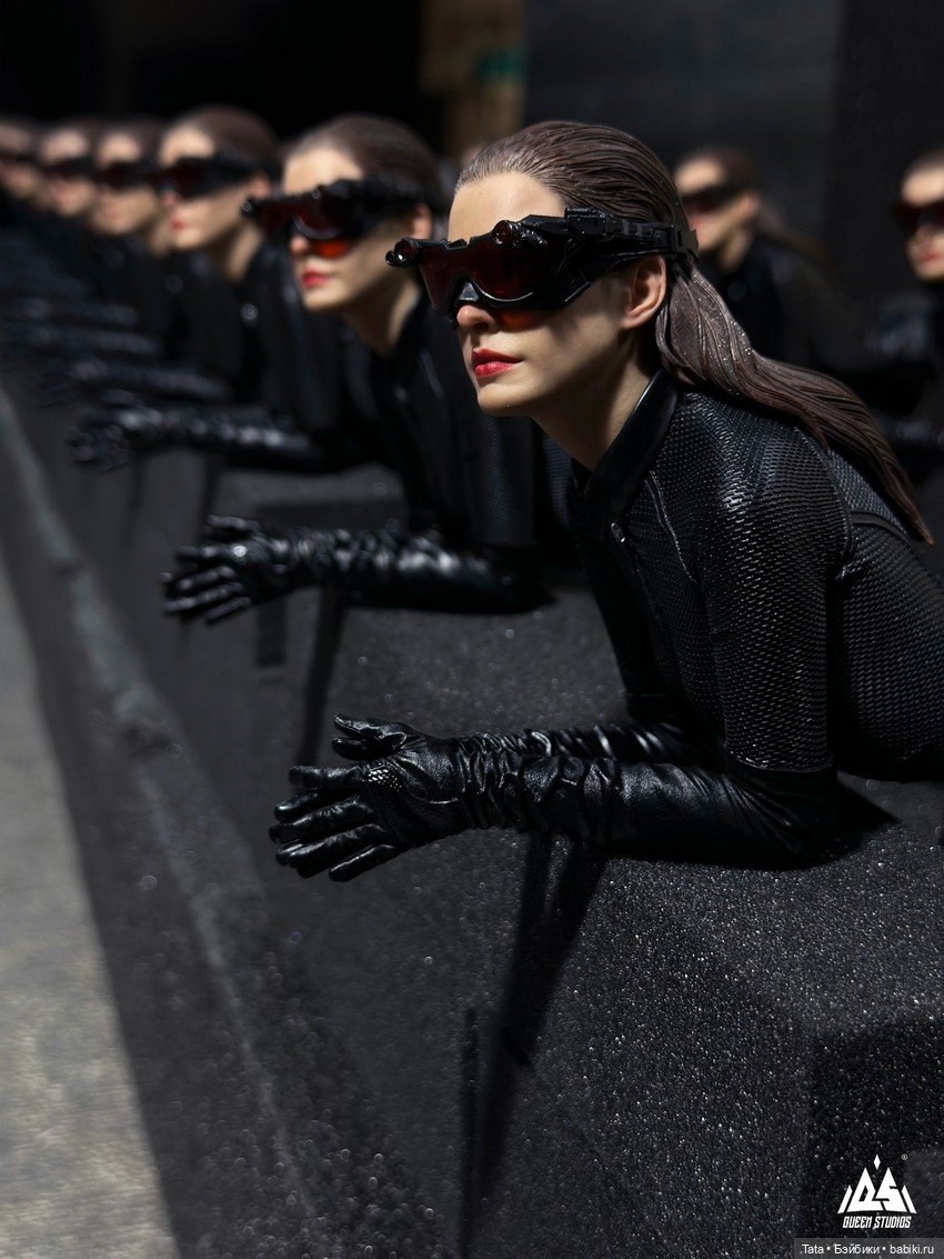 Статуи Кошко-Женщины формата 1/6 от Queen Studios ждут упаковку