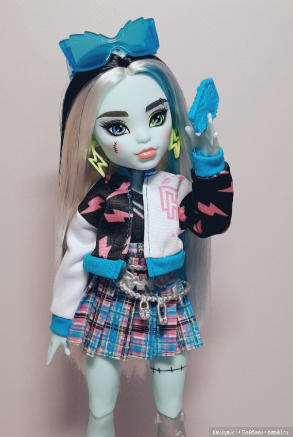 Фрэнки Штэйн 2022 — Куклы Monster High и Ever After High: G1 (фото 3)