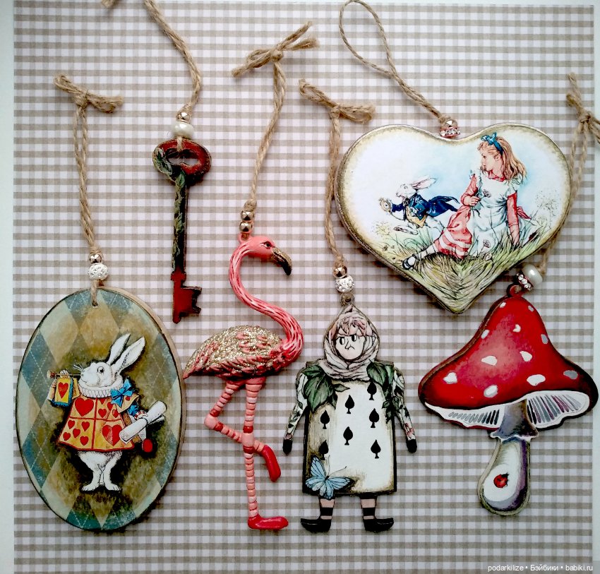 Книга с ёлочными игрушками (фото 6)