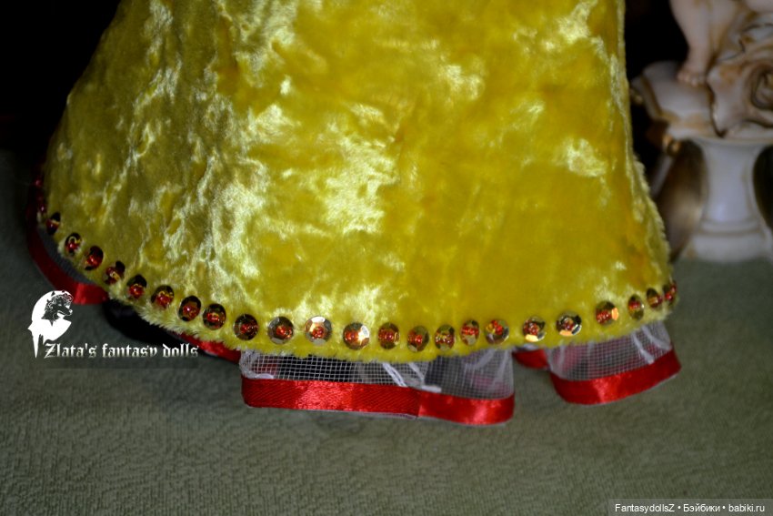 Платье и кокошник из винтажного плюша для Phicen