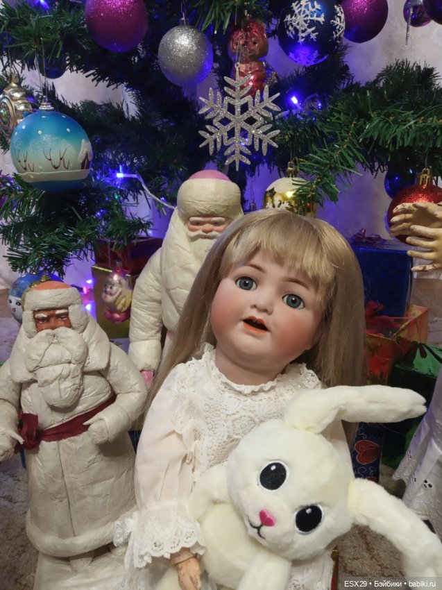 Новогодние праздники с антикварными куклами
