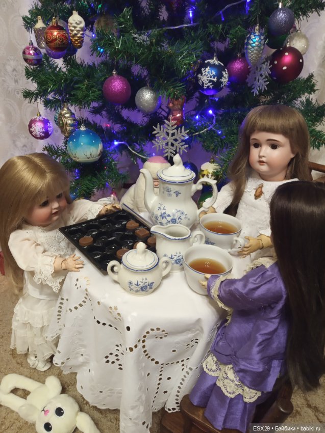 Новогодние праздники с антикварными куклами