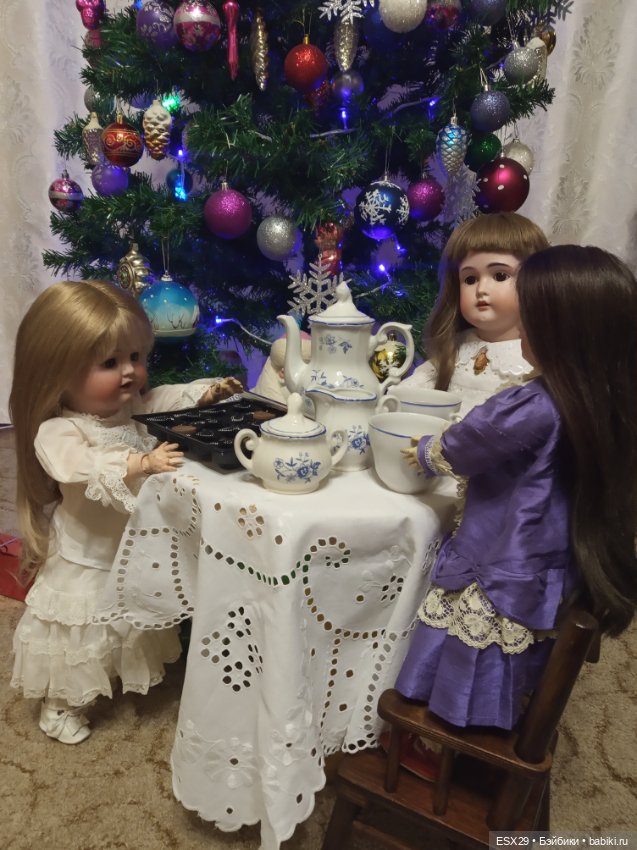 Новогодние праздники с антикварными куклами