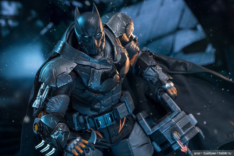 Фигурка Бэтмена (в бронекостюме XE) от Hot Toys по мотивам игры "Batman: Arkham Origins" (фото 10)