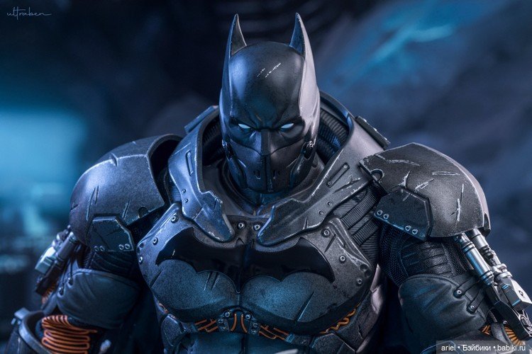 Фигурка Бэтмена (в бронекостюме XE) от Hot Toys по мотивам игры "Batman: Arkham Origins" (фото 3)