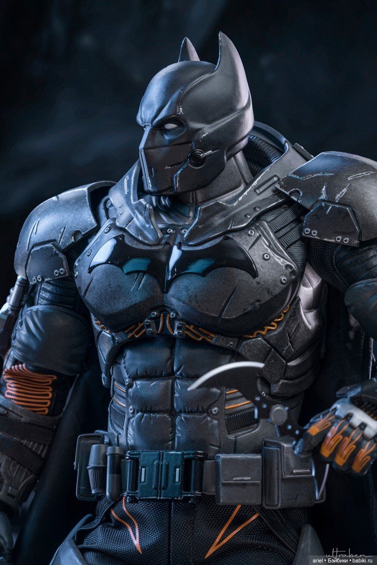 Фигурка Бэтмена (в бронекостюме XE) от Hot Toys по мотивам игры "Batman: Arkham Origins" (фото 9)
