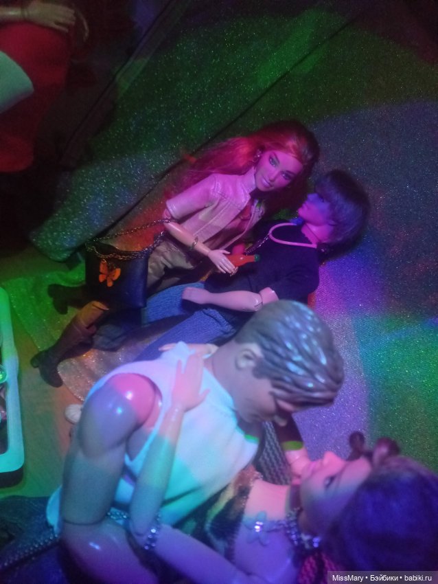 DollCi 2022. Караоке бар — Фестиваль DollCi: кукольный конкурс красоты и светская жизнь