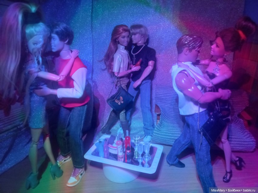 DollCi 2022. Караоке бар — Фестиваль DollCi: кукольный конкурс красоты и светская жизнь