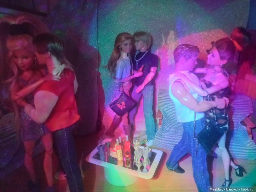 DollCi 2022. Караоке бар — Фестиваль DollCi: кукольный конкурс красоты и светская жизнь
