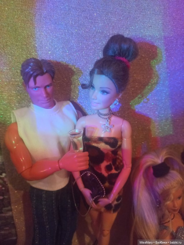 DollCi 2022. Караоке бар — Фестиваль DollCi: кукольный конкурс красоты и светская жизнь