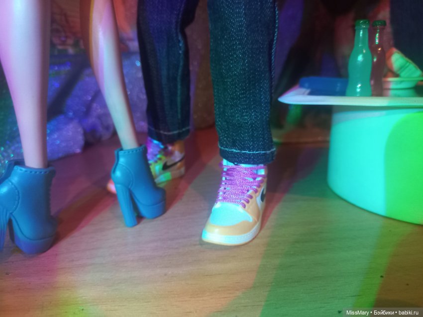 DollCi 2022. Караоке бар — Фестиваль DollCi: кукольный конкурс красоты и светская жизнь