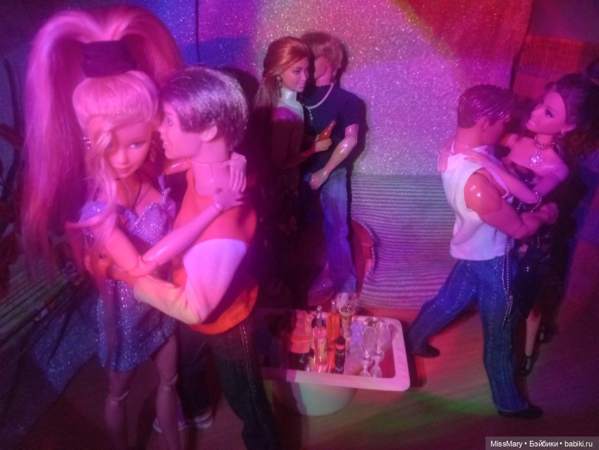 DollCi 2022. Караоке бар — Фестиваль DollCi: кукольный конкурс красоты и светская жизнь