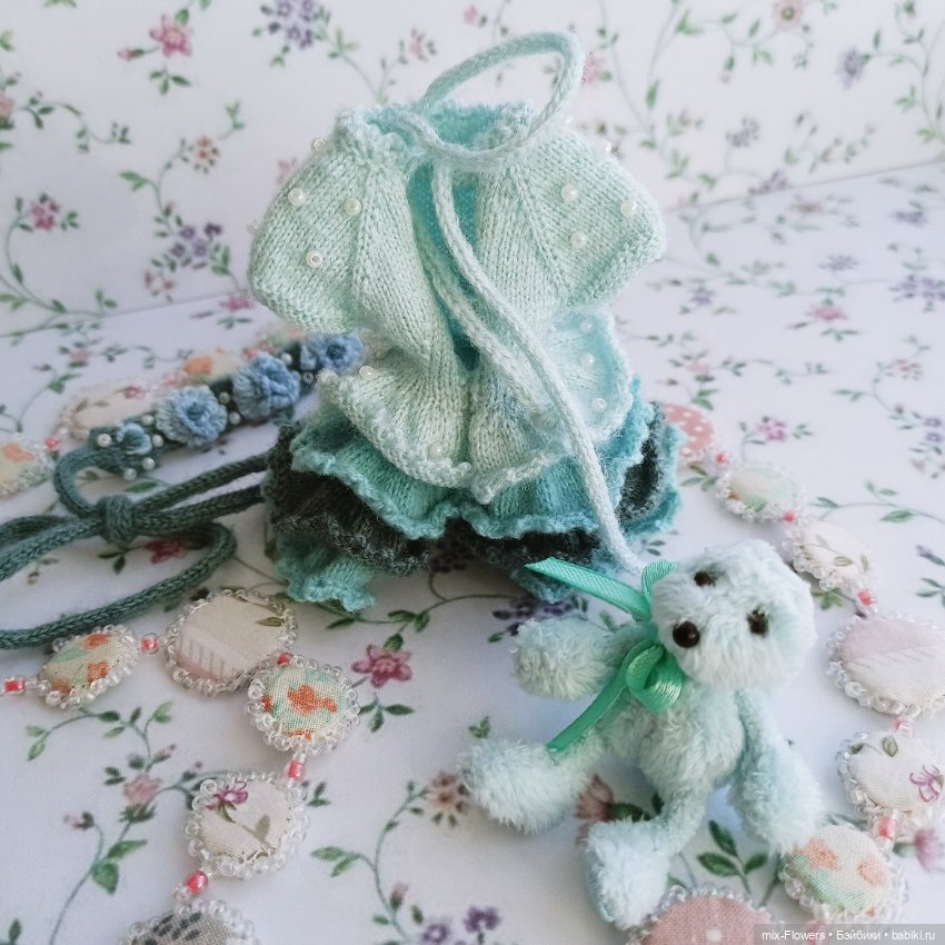 Пироженка 2 .. вяжу куколкам красивые платьица