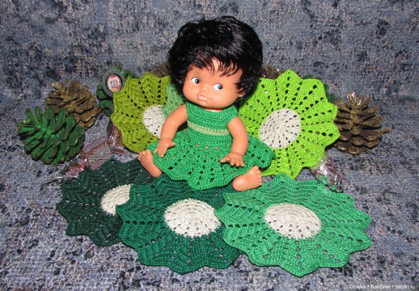 Аксессуары для кукольных домиков и фото сессий — вязаные салфетки ( 12.5 см )