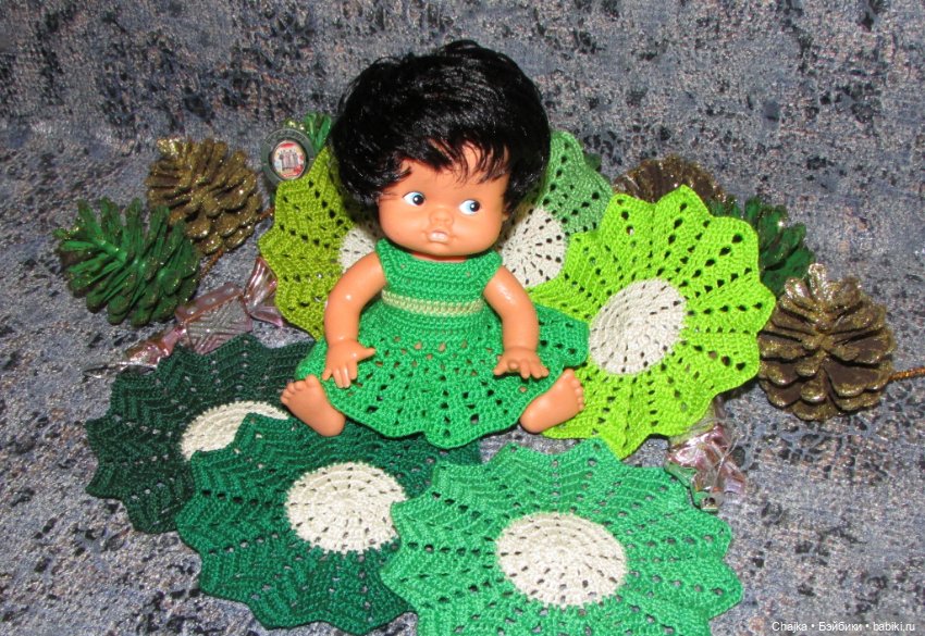 Аксессуары для кукольных домиков и фото сессий — вязаные салфетки ( 12.5 см ) (фото 8)