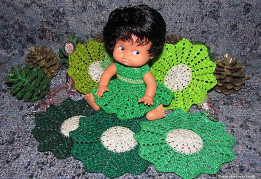 Аксессуары для кукольных домиков и фото сессий — вязаные салфетки ( 12.5 см ) (фото 6)