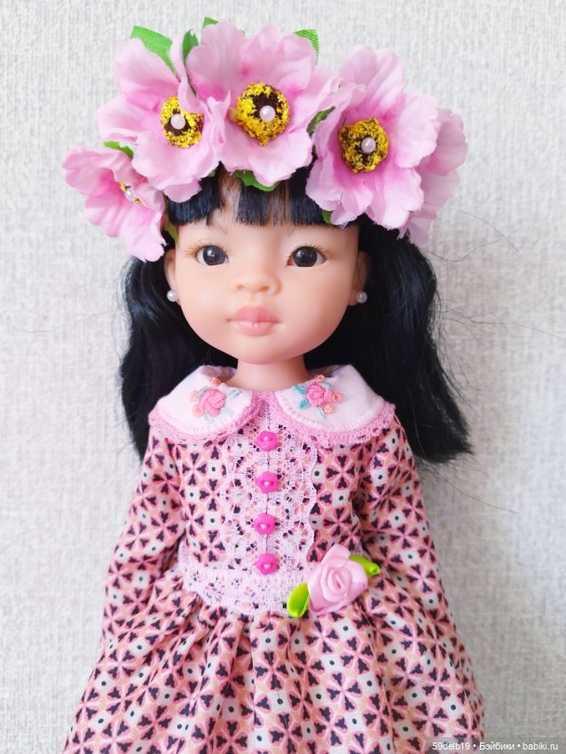 Продолжаем розовую тему в кукольном гардеробе: шёлковое платье с розовым принтом (фото 2)