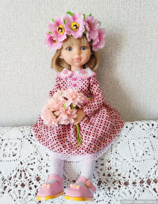 Продолжаем розовую тему в кукольном гардеробе: шёлковое платье с розовым принтом (фото 7)