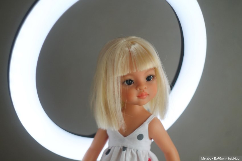 Моя новенькая. Маника Паола Рейна и фото с круговой лампой