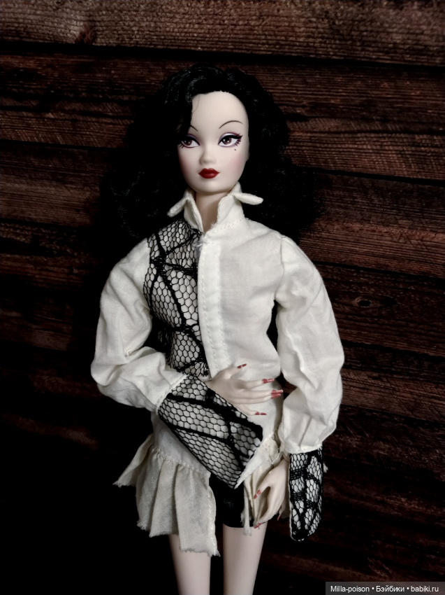 Загадочная незнакомка Elvira Nurmi