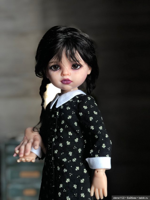 Паола - "Wednesday" сейчас в тренде