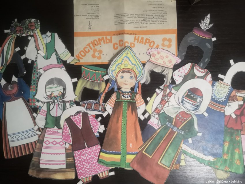 "Бумажное" детство — Бумажные куклы с одеждой для вырезания: шаблоны (фото 3)