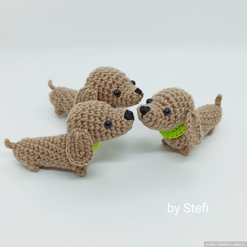Таксиков много не бывает — Вязаные игрушки и амигуруми: крючком (фото 2)